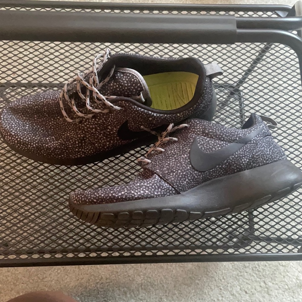 Nike roshe runs